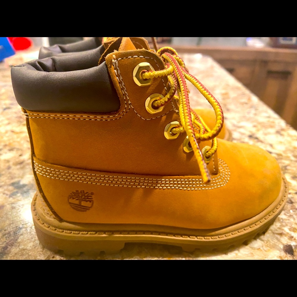 Timberland boots size 8 small kid